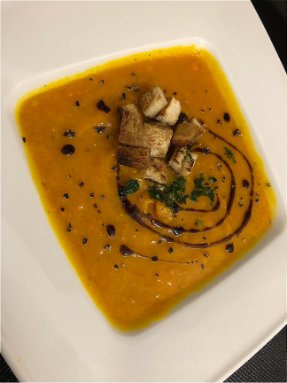 EVENT09 Suppen-Spezialitäten  Klare Hühnersuppe Flädlesuppe Gulaschsuppe Minestrone "Roma" mit frischem Gemüse und Kräutern Eintöpfe/Erbsensuppe Champignoncremesuppe aus frischen Champignons Rinderkra